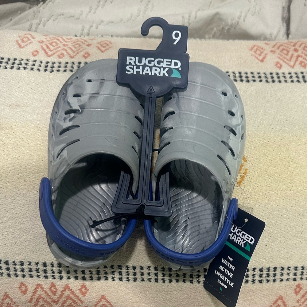 🌟 Rugged Shark Kids' Gray and Blue Water Shoes